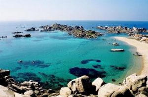Top 10 des meilleurs spots de plongée en France métropolitaine : les îles Lavezzi en Corse